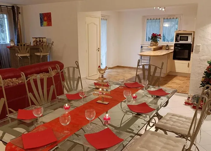 Location Rez De Maison Dans Quartier Charmant