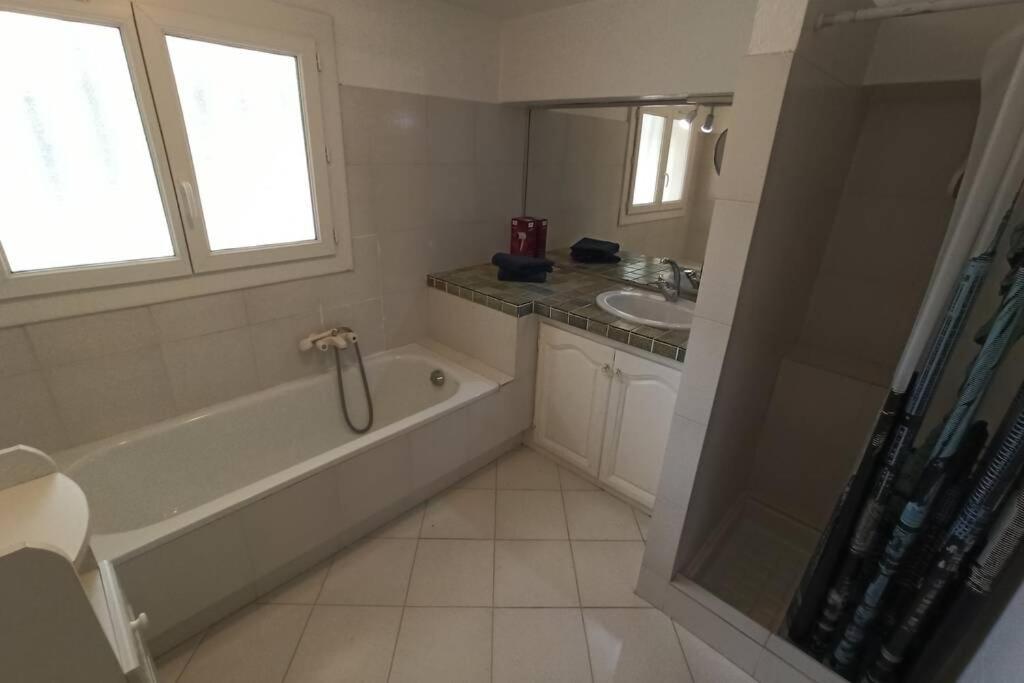 Vakantiehuis Location Rez De Maison Dans Quartier Saint-Raphaël