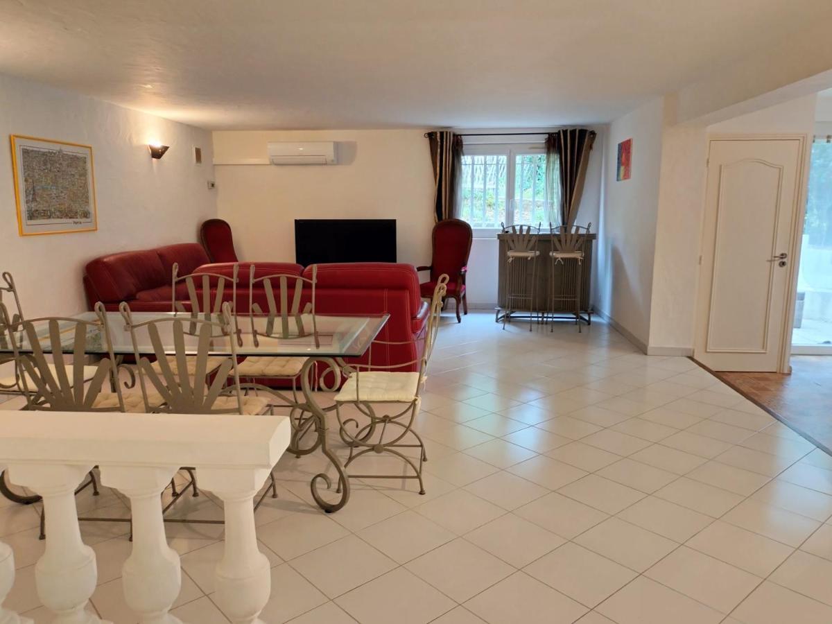 Location Rez De Maison Dans Quartier Ferienhaus Saint-Raphaël